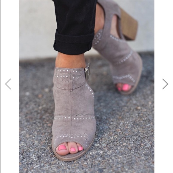 Studded bootie - Picture 2 of 4